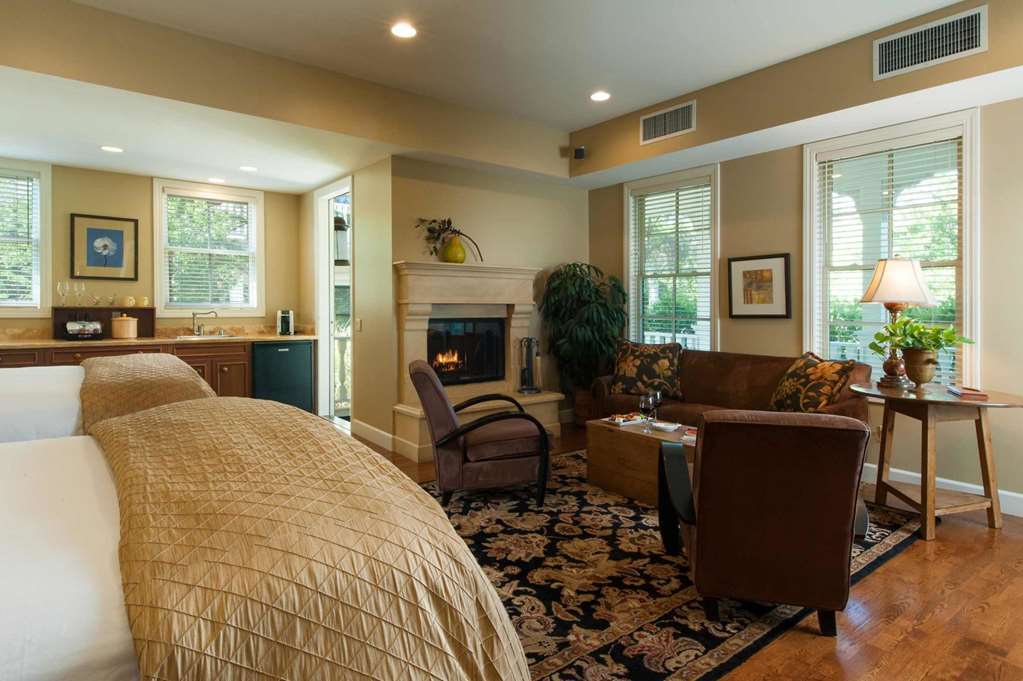 Macarthur Place Inn & Spa Sonoma Room photo